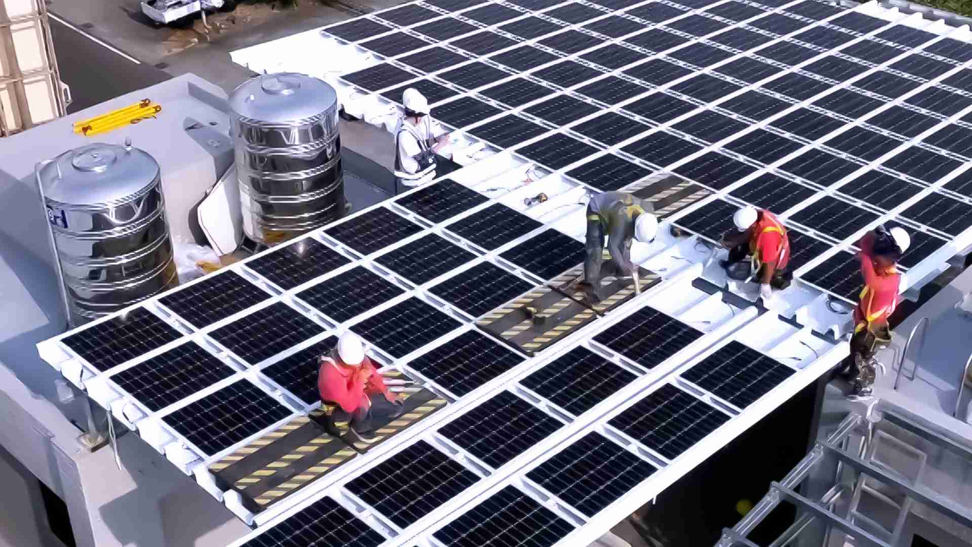 口袋牛店着力于替代能源之技术研发，，，如光电浪板的相关制程、、、设备与产品，，其中所开发之光电整合型浪板，，减少传统金属支架安装，，更提升耐候度，，，可广泛运用于多元场域，，，，并辅助建筑达到净零碳排目标